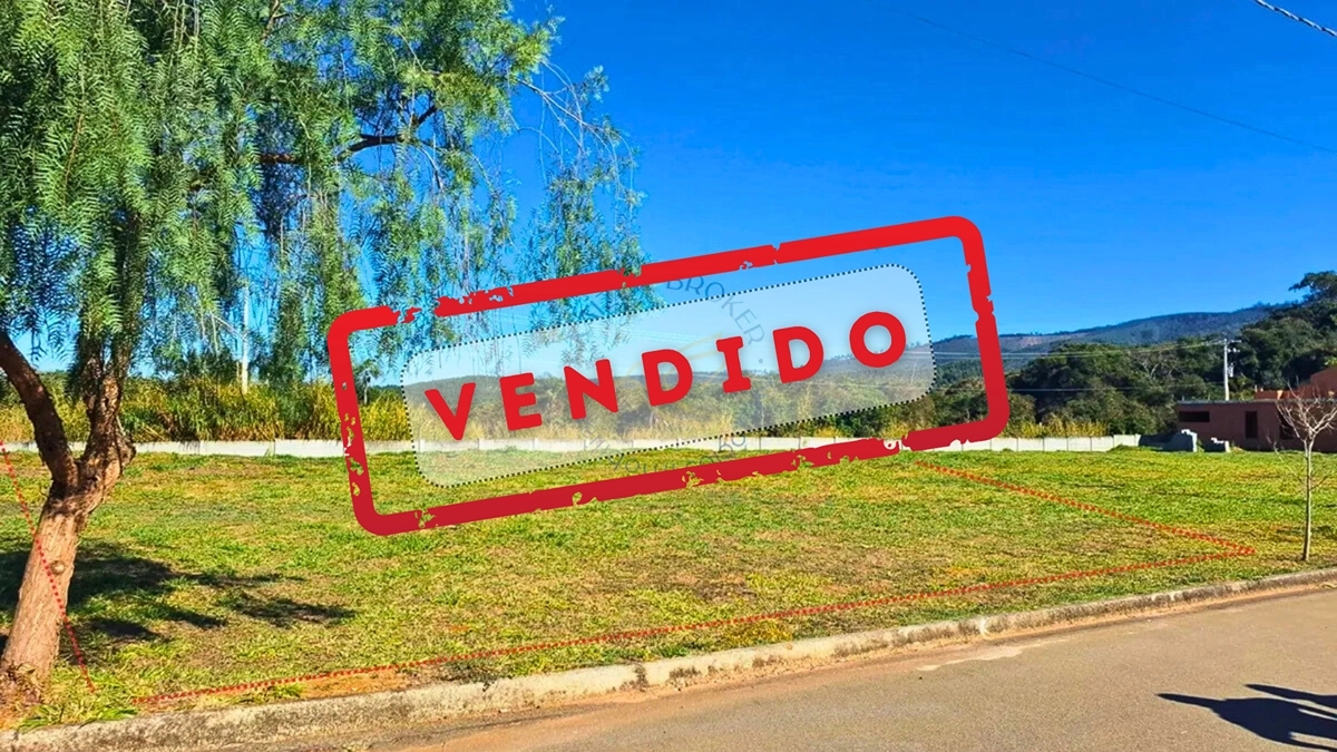 Foto de Lote em Tuiuti SP com 384m² em condomínio fechado. Portaria, piscinas, salão de festas e área gourmet. Refúgio perfeito para quem busca qualidade de vida.