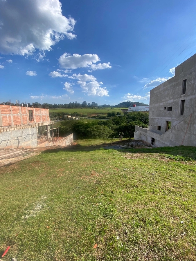 Foto de LOTE À VENDA EM CONDOMÍNIO FECHADO.