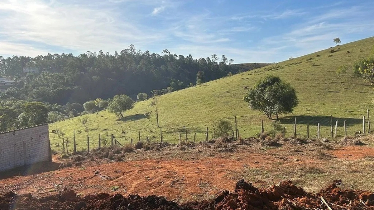 Foto de Lote à venda na Chácara Portal das Estâncias em Bragança Paulista. Ideal para quem busca espaço, natureza e qualidade de vida.