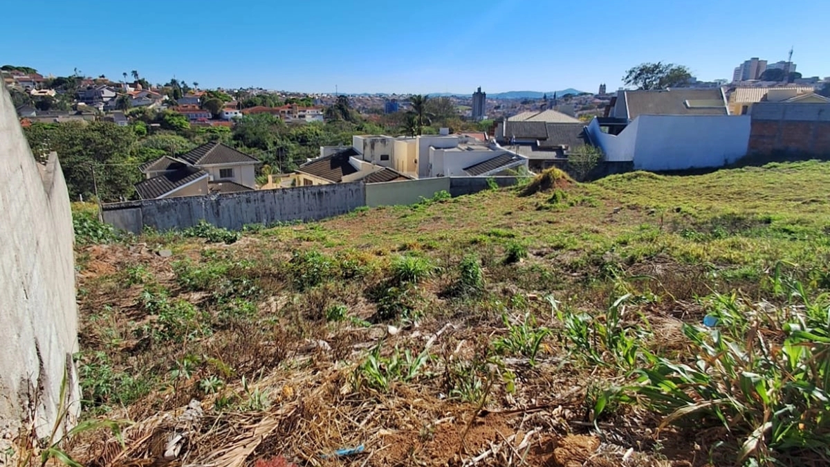 Foto de Lote residencial com 1.000m² em Bragança Paulista. Localização privilegiada no Jardim América, ideal para projetos modernos e valorização garantida.