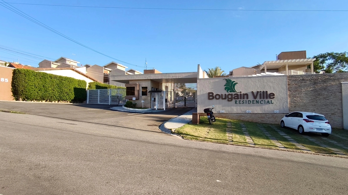 Foto de 🏡 Casa com Área Gourmet e Piscina no Condomínio Bougain Ville – 3 Dorms, 1 Suíte, Segurança 24h