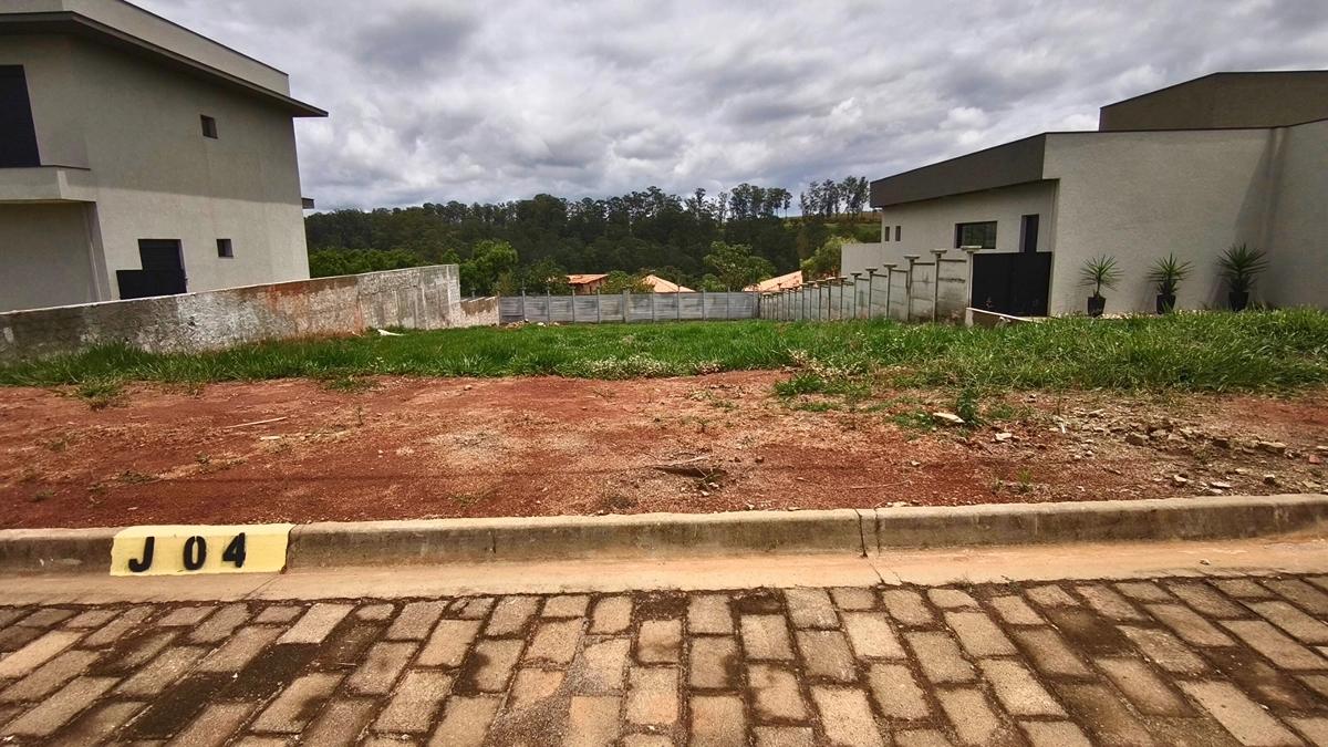 Foto de 🏡🌳Lote Padrão de 1.000 M² com Topografia em Leve Declive