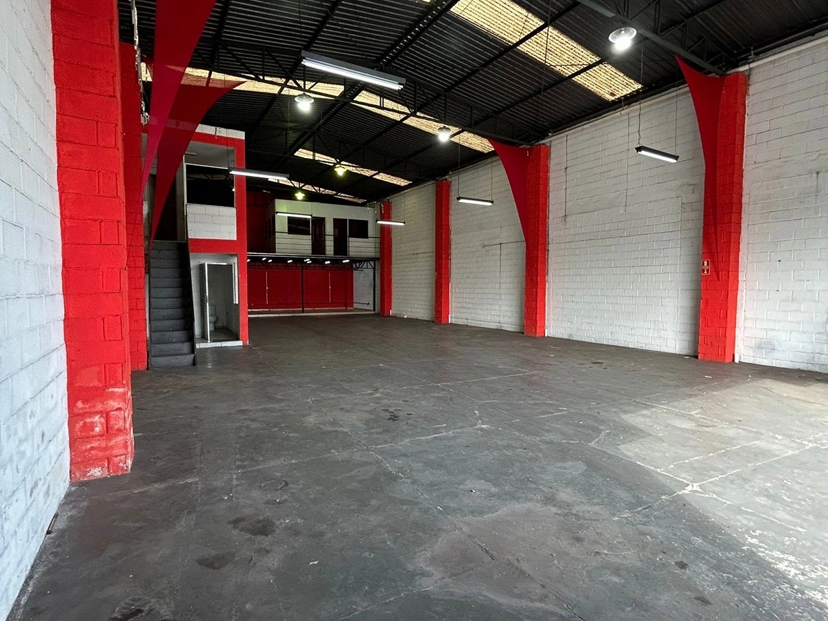 Foto de Galpão Comercial para Locação ou Venda | 506m² de Terreno | 5 Vagas | Aceita Permuta