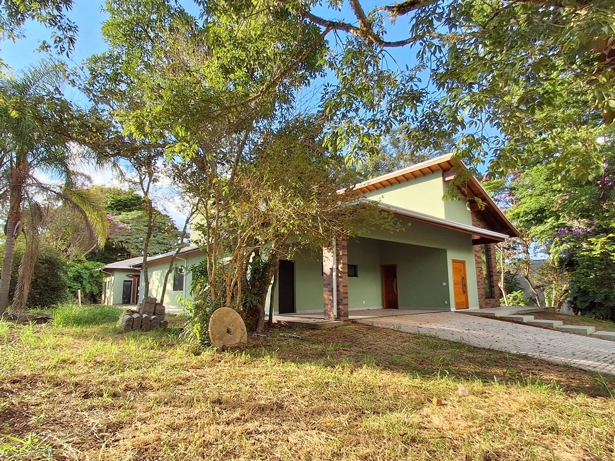 Foto de Casa Nova Térrea de Alto Padrão, 387m² construídos em um terreno de 1.800m² – Condomínio Jardim das Palmeiras