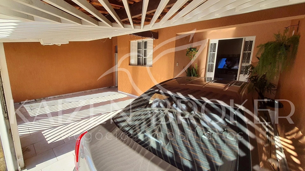 Foto de Casa com Edícula à Venda em Bragança Paulista – 3 Dormitórios, Quintal com Churrasqueira e 2 Vagas Cobertas